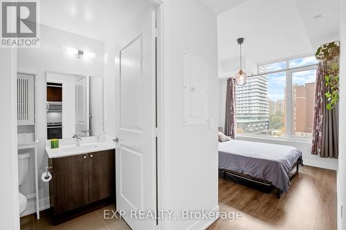 609 - 68 Merton Street, Toronto, ON - Indoor Photo Showing Bathroom