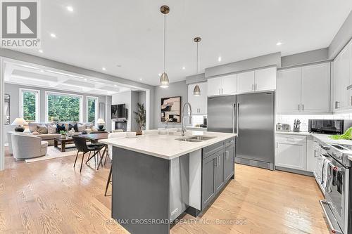 38 Coates Of Arms Lane, Ajax, ON - Indoor Photo Showing Kitchen With Double Sink With Upgraded Kitchen