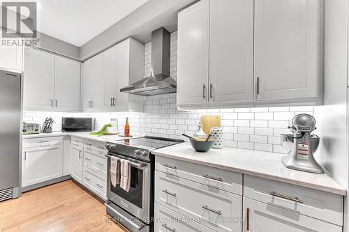 38 Coates Of Arms Lane, Ajax, ON - Indoor Photo Showing Kitchen With Upgraded Kitchen