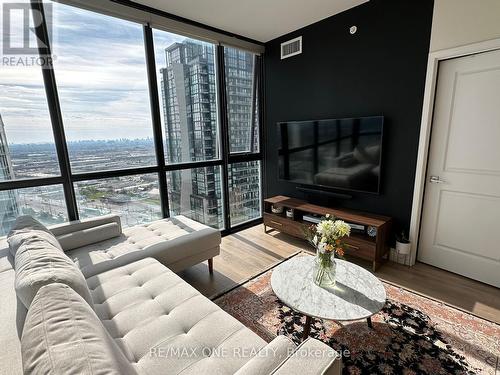 2809 - 2916 Highway 7 Road, Vaughan, ON - Indoor Photo Showing Living Room