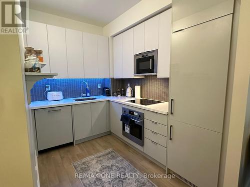 2809 - 2916 Highway 7 Road, Vaughan, ON - Indoor Photo Showing Kitchen