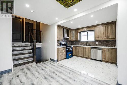 47 Horne Drive, Brampton, ON - Indoor Photo Showing Kitchen