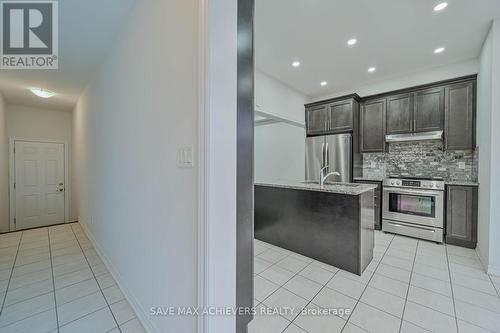 4 Gemma Place, Brampton, ON - Indoor Photo Showing Kitchen With Upgraded Kitchen