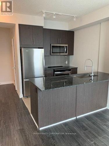 2518 - 4055 Parkside Village Drive, Mississauga, ON - Indoor Photo Showing Kitchen