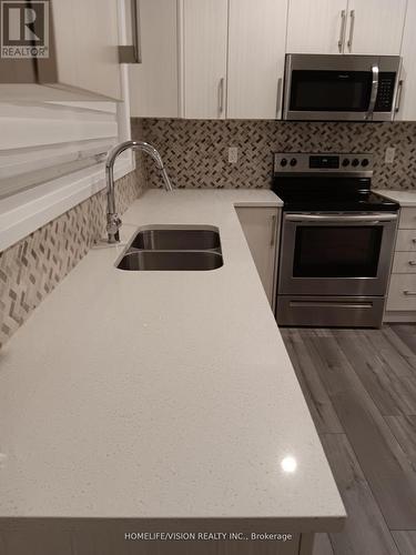 36 Jayla Lane, West Lincoln, ON - Indoor Photo Showing Kitchen With Double Sink