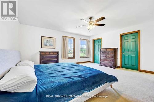 6398 Orchard Avenue, Niagara Falls, ON - Indoor Photo Showing Bedroom