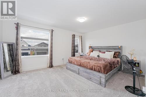 1427 Twilite Boulevard, London, ON - Indoor Photo Showing Bedroom