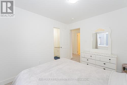 1427 Twilite Boulevard, London, ON - Indoor Photo Showing Bedroom