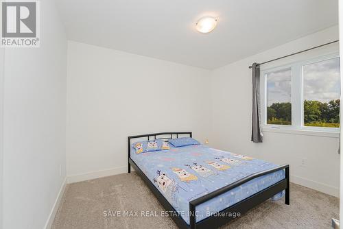 1427 Twilite Boulevard, London, ON - Indoor Photo Showing Bedroom