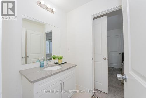 1427 Twilite Boulevard, London, ON - Indoor Photo Showing Bathroom