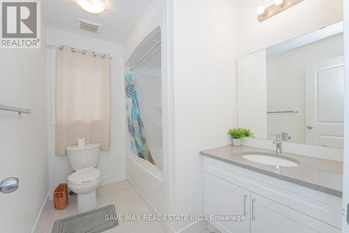 1427 Twilite Boulevard, London, ON - Indoor Photo Showing Bathroom