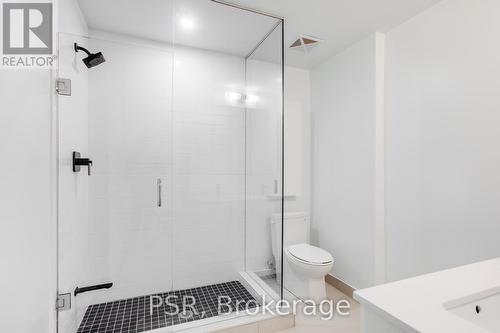 Th105 - 2799 Kingston Road, Toronto, ON - Indoor Photo Showing Bathroom