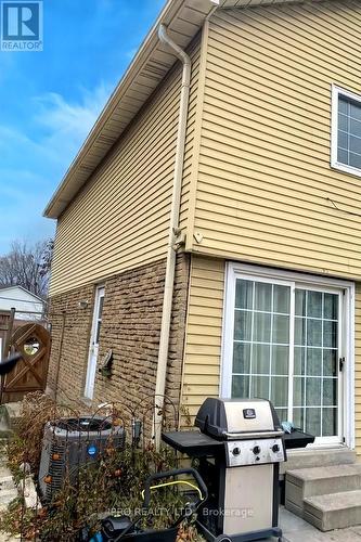 584 Dorchester Drive N, Oshawa, ON - Outdoor With Exterior