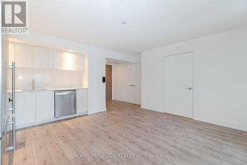 403 - 10 Eva Road, Toronto, ON - Indoor Photo Showing Kitchen