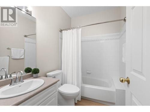 1950 Durnin Road Unit# 408, Kelowna, BC - Indoor Photo Showing Bathroom