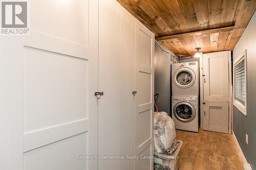 8383 9 County Road, Clearview, ON - Indoor Photo Showing Laundry Room