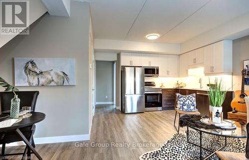 D8 - 439 Athlone Avenue, Woodstock (Woodstock - South), ON - Indoor Photo Showing Kitchen