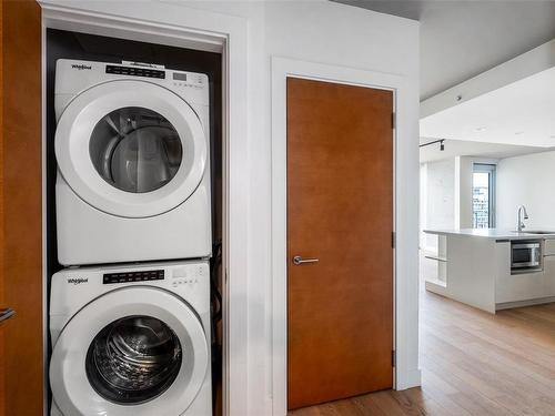 1011-989 Johnson St, Victoria, BC - Indoor Photo Showing Laundry Room