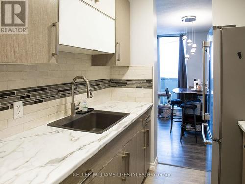 1410 - 1105 Jalna Boulevard, London, ON - Indoor Photo Showing Kitchen