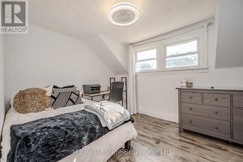 324 Edinburgh Road S, Guelph (Old University), ON - Indoor Photo Showing Bedroom