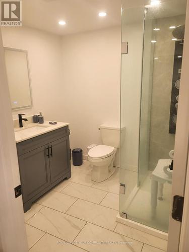 25 Laura Sabrina Drive, Vaughan, ON - Indoor Photo Showing Bathroom