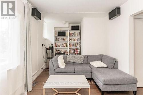 925 King Street W, Hamilton (Westdale), ON - Indoor Photo Showing Living Room