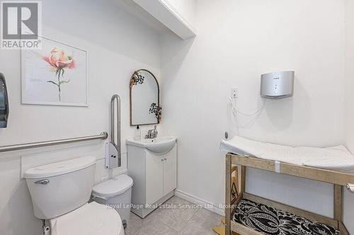 925 King Street W, Hamilton (Westdale), ON - Indoor Photo Showing Bathroom