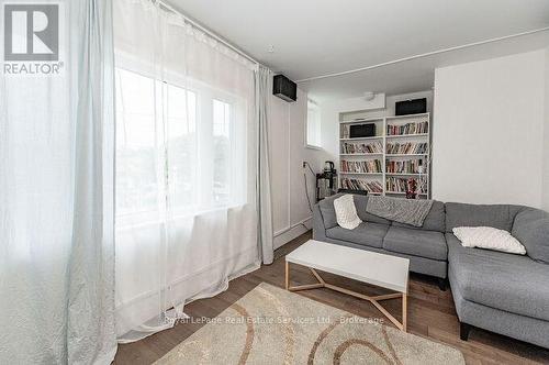 925 King Street W, Hamilton (Westdale), ON - Indoor Photo Showing Living Room