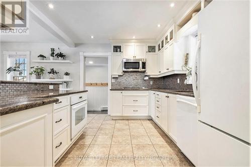 535 Albert Street, North Dundas, ON - Indoor Photo Showing Kitchen