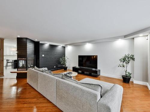 Salon - 1060  - 1062 Av. De Châteaubriant, Mascouche, QC - Indoor Photo Showing Living Room