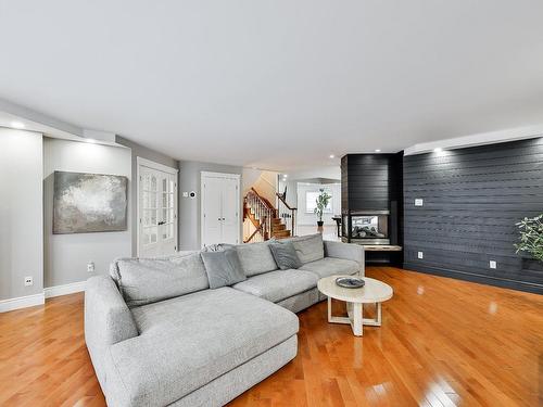 Salon - 1060  - 1062 Av. De Châteaubriant, Mascouche, QC - Indoor Photo Showing Living Room