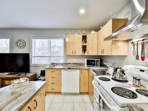 Cuisine - 1060  - 1062 Av. De Châteaubriant, Mascouche, QC - Indoor Photo Showing Kitchen