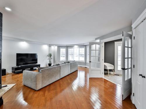 Salon - 1060  - 1062 Av. De Châteaubriant, Mascouche, QC - Indoor Photo Showing Living Room