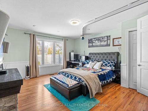 336 Bowen Rd, Fort Erie, ON - Indoor Photo Showing Bedroom