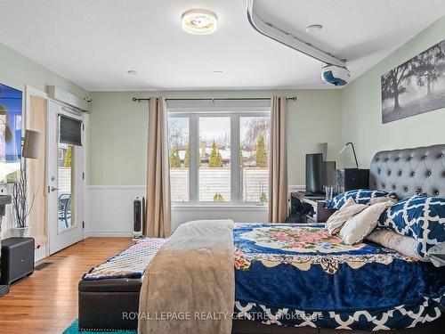 336 Bowen Rd, Fort Erie, ON - Indoor Photo Showing Bedroom