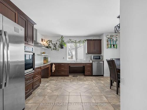 336 Bowen Rd, Fort Erie, ON - Indoor Photo Showing Kitchen