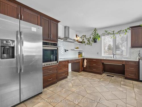 336 Bowen Rd, Fort Erie, ON - Indoor Photo Showing Kitchen