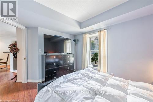 102 - 1810 Walker'S Line, Burlington (Palmer), ON - Indoor Photo Showing Bedroom