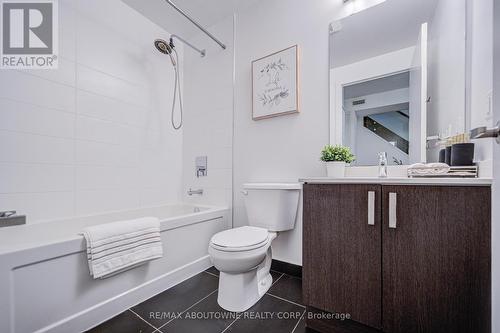 C202 - 5260 Dundas Street, Burlington, ON - Indoor Photo Showing Bathroom