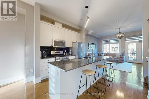 251 Thomas Cook Avenue, Vaughan, ON - Indoor Photo Showing Kitchen