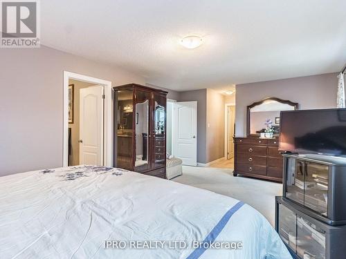 450 Summerlyn Trail, Bradford West Gwillimbury, ON - Indoor Photo Showing Bedroom