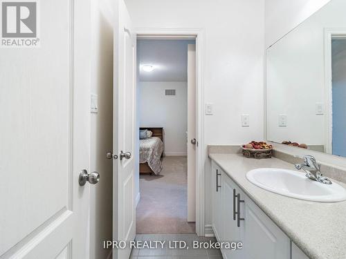 450 Summerlyn Trail, Bradford West Gwillimbury, ON - Indoor Photo Showing Bathroom