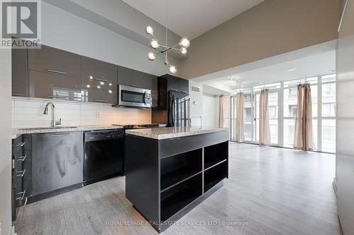 710 - 126 Simcoe Street, Toronto, ON - Indoor Photo Showing Kitchen With Upgraded Kitchen