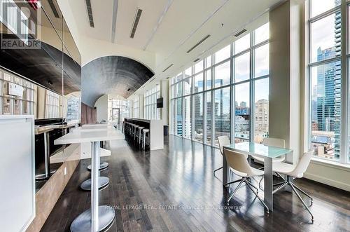 710 - 126 Simcoe Street, Toronto, ON - Indoor Photo Showing Dining Room