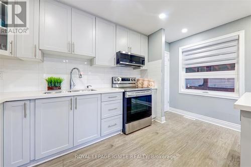 109 Crittenden Square, Toronto, ON - Indoor Photo Showing Kitchen