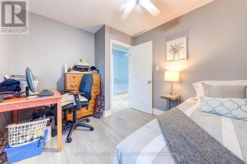 109 Crittenden Square, Toronto, ON - Indoor Photo Showing Bedroom