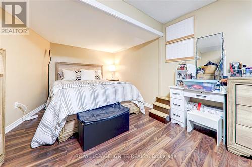 109 Crittenden Square, Toronto, ON - Indoor Photo Showing Bedroom