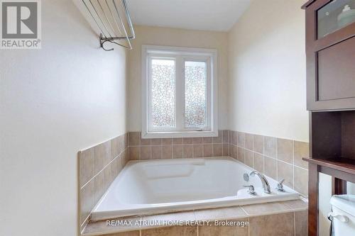 41 Thistle Avenue, Richmond Hill, ON - Indoor Photo Showing Bathroom