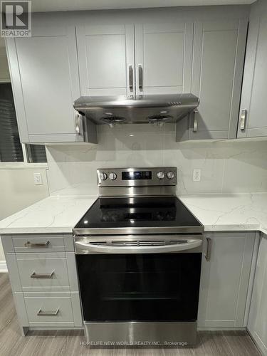 Bsmt - 125 Ascalon Drive, Vaughan, ON - Indoor Photo Showing Kitchen