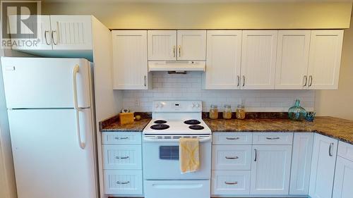 119 10303 112 Street, Fort St. John, BC - Indoor Photo Showing Kitchen